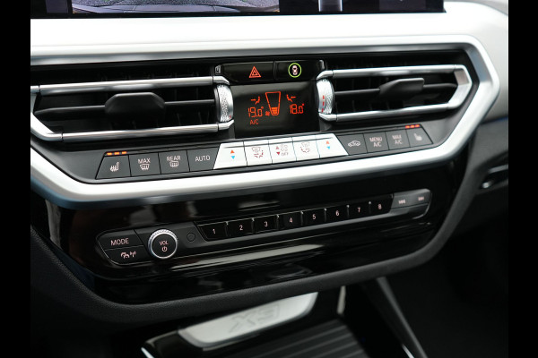 BMW X3 xDrive30e Executive Plug In Hybrid Facelift Dealer O.H. PHEV | Nieuw Model | Panodak | Lederen Sportstoelen | Head Up | Laser LED | Navigatie Groot | Virtual | Apple Carplay | Camera | DAB | Sfeerverlichting | L.M. 19" |