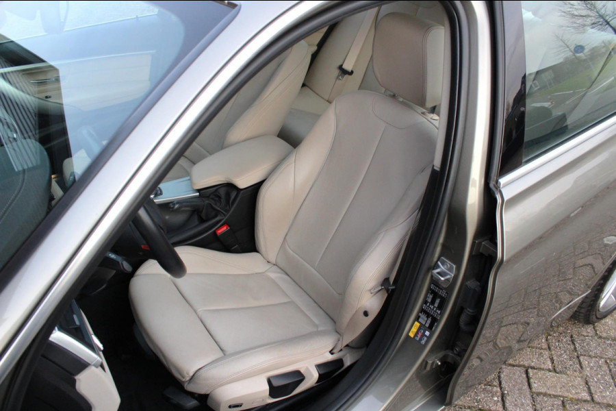 BMW 3-serie 330e Sport Line, Schuifdak (BTW-auto)