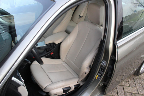 BMW 3-serie 330e Sport Line, Schuifdak (BTW-auto)