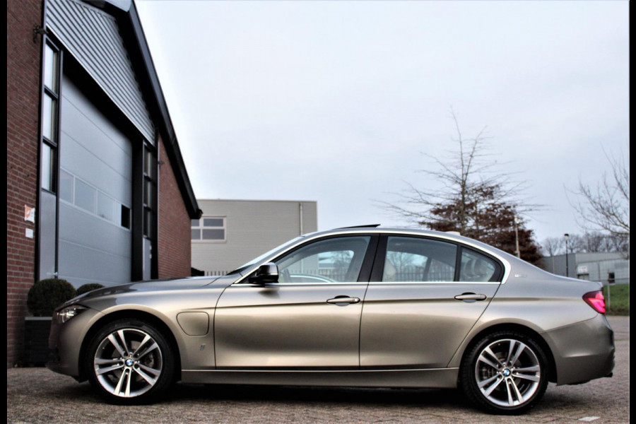 BMW 3-serie 330e Sport Line, Schuifdak (BTW-auto)