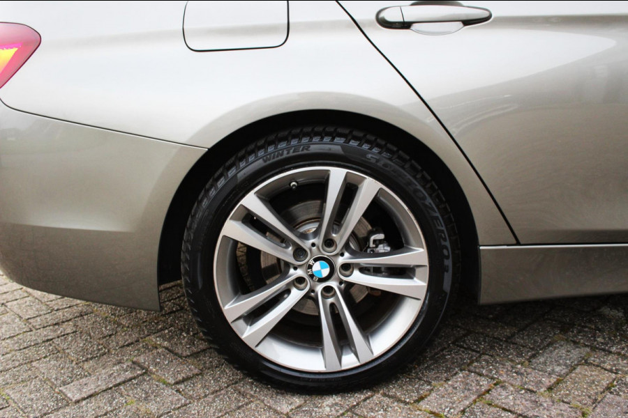 BMW 3-serie 330e Sport Line, Schuifdak (BTW-auto)