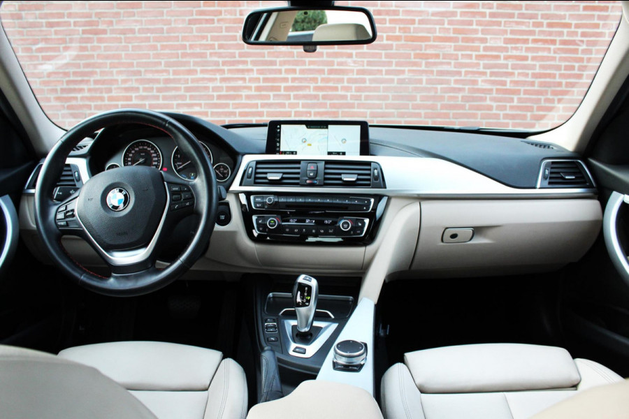 BMW 3-serie 330e Sport Line, Schuifdak (BTW-auto)