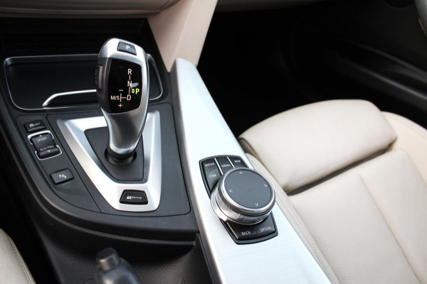 BMW 3-serie 330e Sport Line, Schuifdak (BTW-auto)
