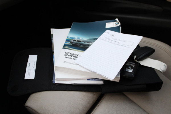 BMW 3-serie 330e Sport Line, Schuifdak (BTW-auto)