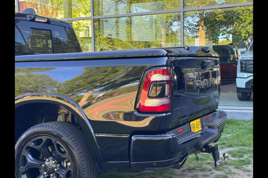 Dodge Ram 5.7 V8 4x4 Crew Cab Limited Night