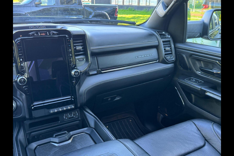 Dodge Ram 5.7 V8 4x4 Crew Cab Limited Night