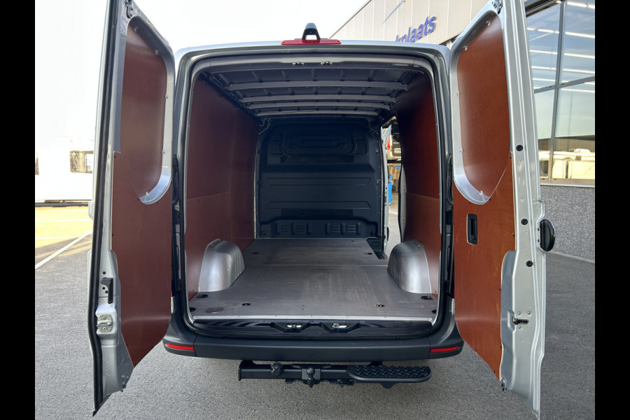 Mercedes-Benz Sprinter 315 CDI L2 H1 RWD / Trekhaak / MBUX / Camera / Carplay navigatie / Airco / 270 Graden achterdeuren
