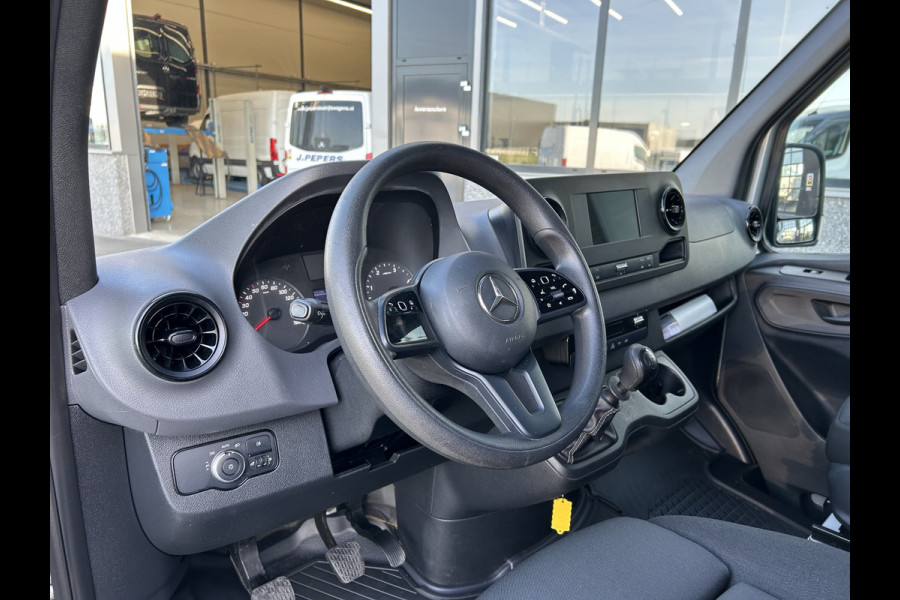 Mercedes-Benz Sprinter 315 CDI L2 H1 RWD / Trekhaak / MBUX / Camera / Carplay navigatie / Airco / 270 Graden achterdeuren