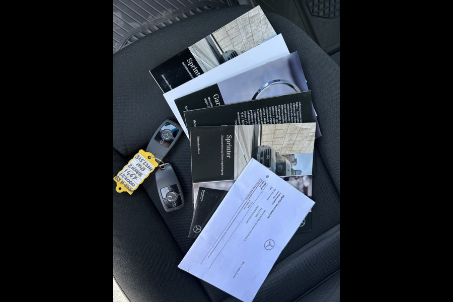 Mercedes-Benz Sprinter 315 CDI L2 H1 RWD / Trekhaak / MBUX / Camera / Carplay navigatie / Airco / 270 Graden achterdeuren