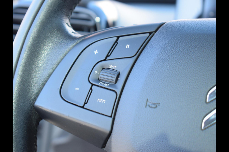 Citroën C4 Cactus 1.2 PureTech Business Plus TREKHAAK | STOELVERWARMING | NAVIGATIE | ACHTERUITRIJCAMERA MET SENSOREN | E.C.C. |
