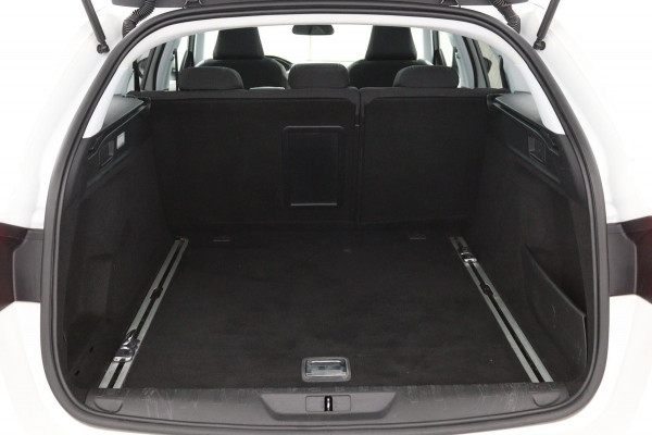 Peugeot 308 SW 1.2 PureTech Premium*PANO*ACC*ECC*NAVI*