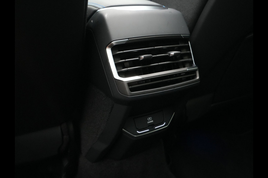 Lynk & Co 01 1.5 Hybride Panorama Camera Stoelverwarming Side Assist Keyless 6