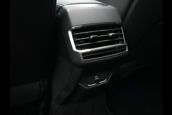 Lynk & Co 01 1.5 Hybride Panorama Camera Stoelverwarming Side Assist Keyless 6