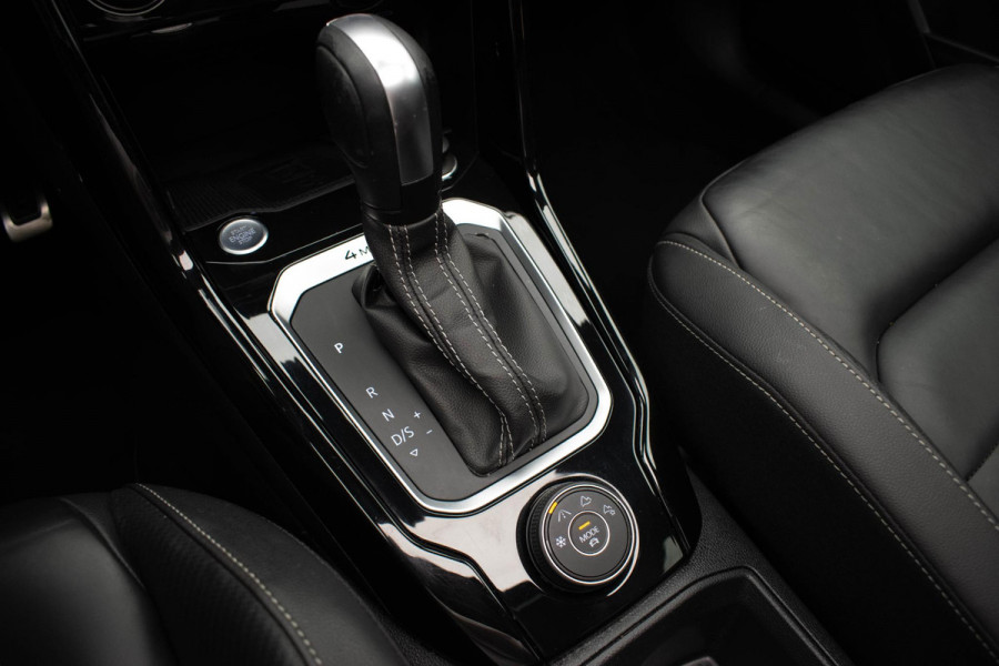 Volkswagen T-Roc 2.0 TSI 4Motion R |Pano|Akrapovic|Leder|Beats|