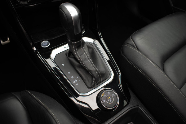 Volkswagen T-Roc 2.0 TSI 4Motion R |Pano|Akrapovic|Leder|Beats|