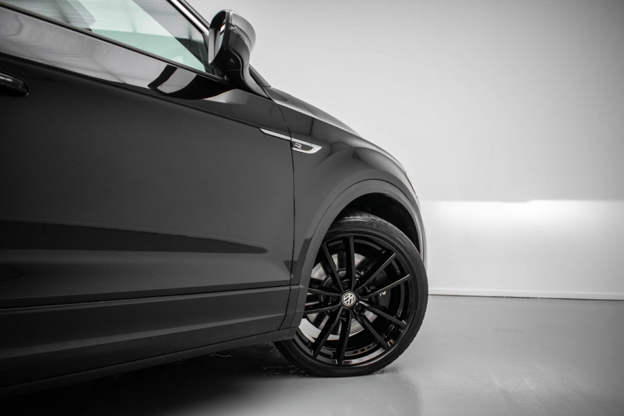 Volkswagen T-Roc 2.0 TSI 4Motion R |Pano|Akrapovic|Leder|Beats|