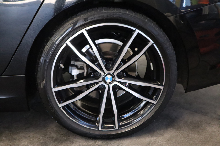 BMW 3 Serie Touring 320i High Executive Edition 184 PK Navigatie Luxe Volleder Cruise Control Stoelverwarming sfeerverlichting