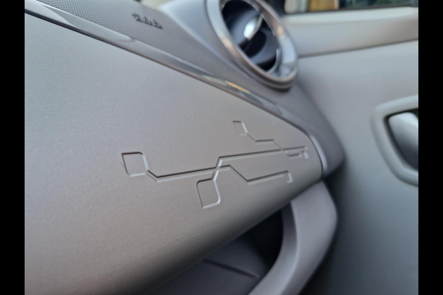 Renault ZOE Q90 Bose Quickcharge 41 kWh | DAB | Camera | Navi | Clima | Licht- en Regensensor |