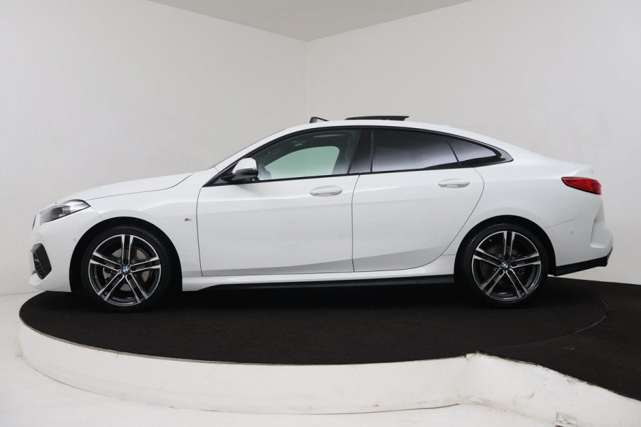 BMW 2 Serie Gran Coupé 218i Business Edition (PANORAMADAK, PARKEERSENSOREN, CAMERA, CRUISE CONTROL, NAVIGATIE, DEALER ONDERHOUDEN)