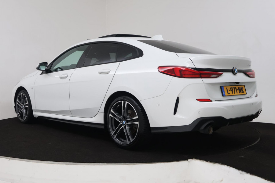 BMW 2 Serie Gran Coupé 218i Business Edition (PANORAMADAK, PARKEERSENSOREN, CAMERA, CRUISE CONTROL, NAVIGATIE, DEALER ONDERHOUDEN)