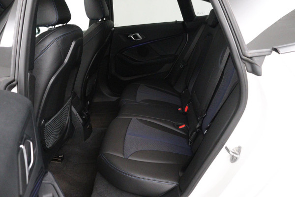 BMW 2 Serie Gran Coupé 218i Business Edition (PANORAMADAK, PARKEERSENSOREN, CAMERA, CRUISE CONTROL, NAVIGATIE, DEALER ONDERHOUDEN)