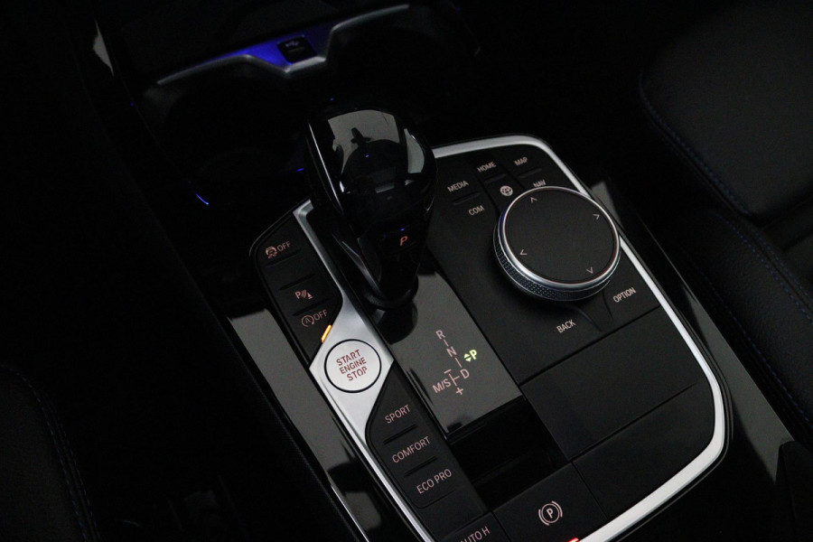 BMW 2 Serie Gran Coupé 218i Business Edition (PANORAMADAK, PARKEERSENSOREN, CAMERA, CRUISE CONTROL, NAVIGATIE, DEALER ONDERHOUDEN)