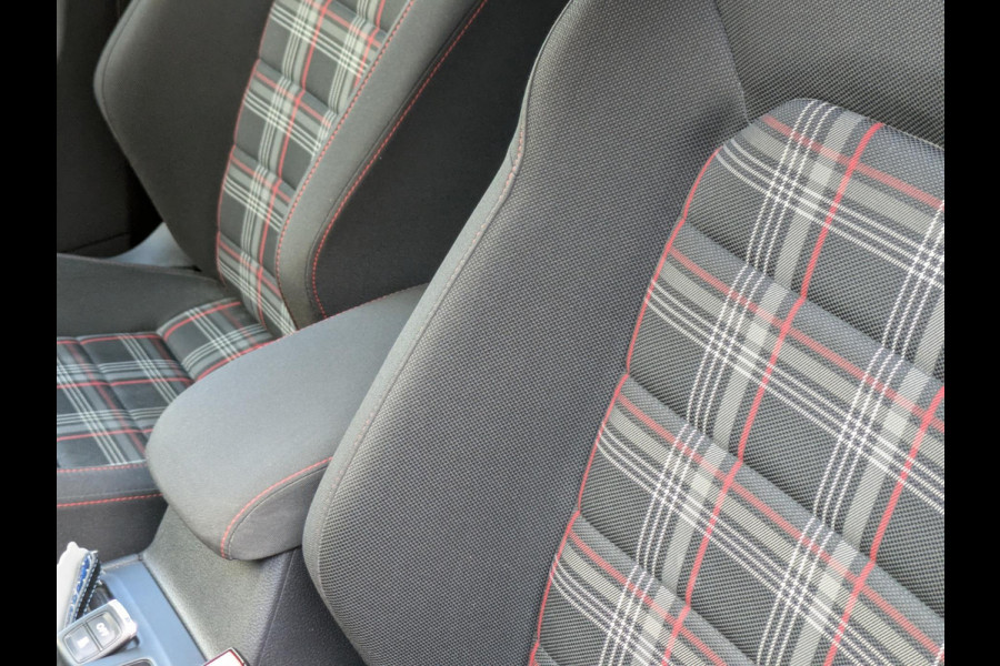 Volkswagen Golf 2.0 TSI GTI Performance|Panodak|Aaptive-Cruise|Standkachel|Keyless-Entry/Go|Volledige-Onderhoudshistorie