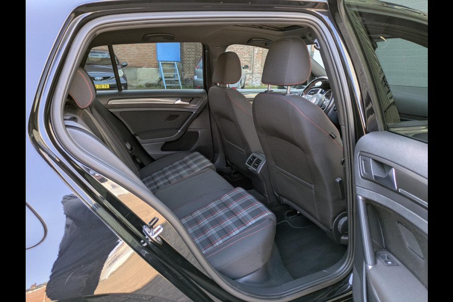 Volkswagen Golf 2.0 TSI GTI Performance|Panodak|Aaptive-Cruise|Standkachel|Keyless-Entry/Go|Volledige-Onderhoudshistorie