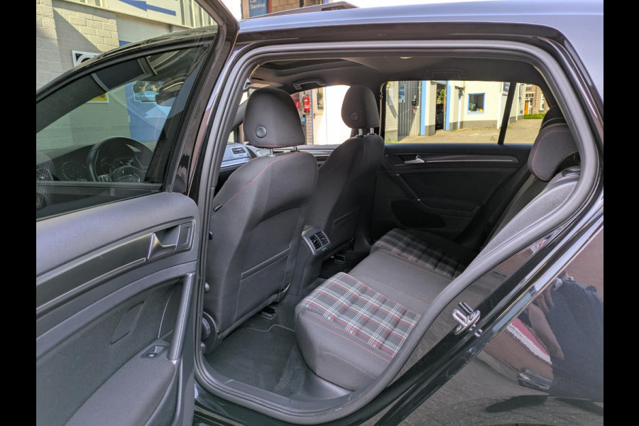 Volkswagen Golf 2.0 TSI GTI Performance|Panodak|Aaptive-Cruise|Standkachel|Keyless-Entry/Go|Volledige-Onderhoudshistorie