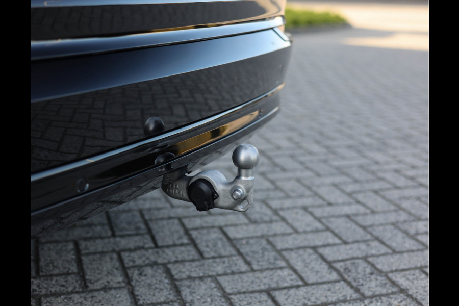 Volvo XC90 T8 AWD Ultra Dark *Pano*Trekhaak*Luchtvering*Massage*