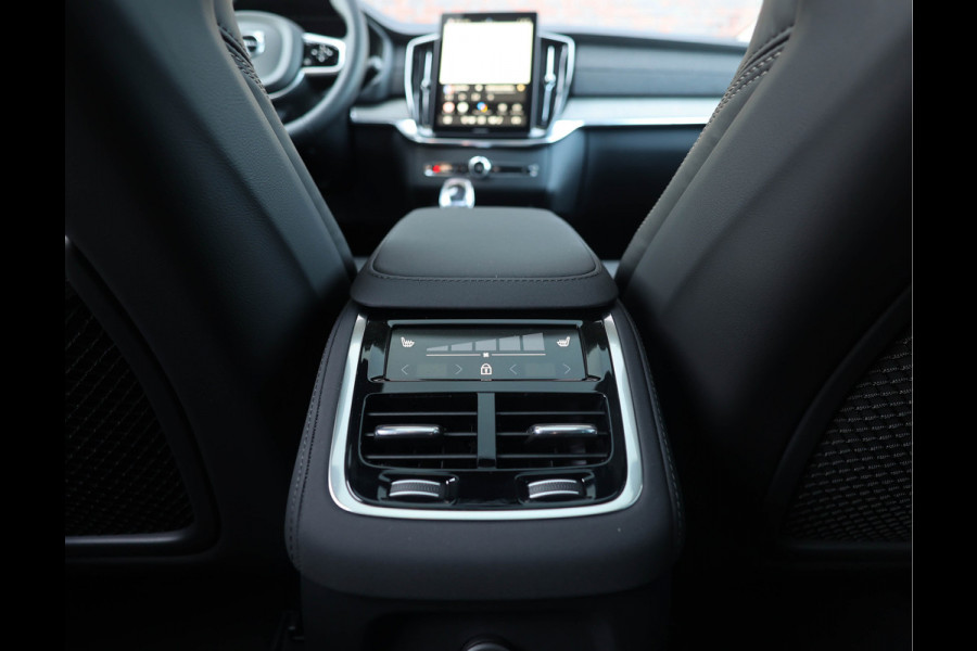 Volvo XC90 T8 AWD Ultra Dark *Pano*Trekhaak*Luchtvering*Massage*