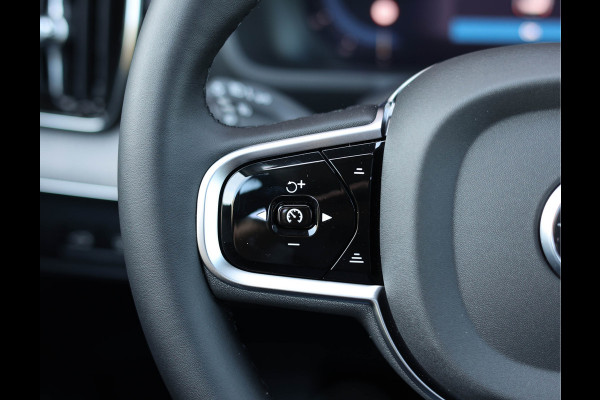 Volvo XC90 T8 AWD Ultra Dark *Pano*Trekhaak*Luchtvering*Massage*
