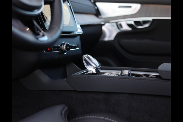 Volvo XC90 T8 AWD Ultra Dark *Pano*Trekhaak*Luchtvering*Massage*