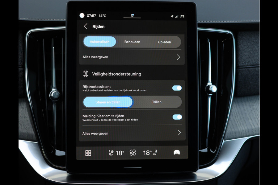 Volvo XC90 T8 AWD Ultra Dark *Pano*Trekhaak*Luchtvering*Massage*