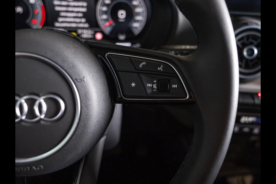 Audi Q2 35 TFSI Advanced edition / 150pk / Achteruitrij camera / Adaptieve cruise control / Stoelverwarming /