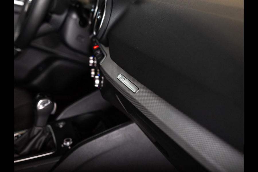 Audi Q2 35 TFSI Advanced edition / 150pk / Achteruitrij camera / Adaptieve cruise control / Stoelverwarming /
