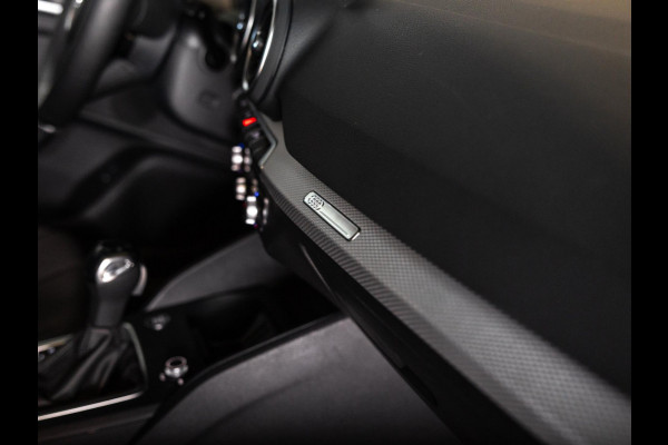 Audi Q2 35 TFSI Advanced edition / 150pk / Achteruitrij camera / Adaptieve cruise control / Stoelverwarming /