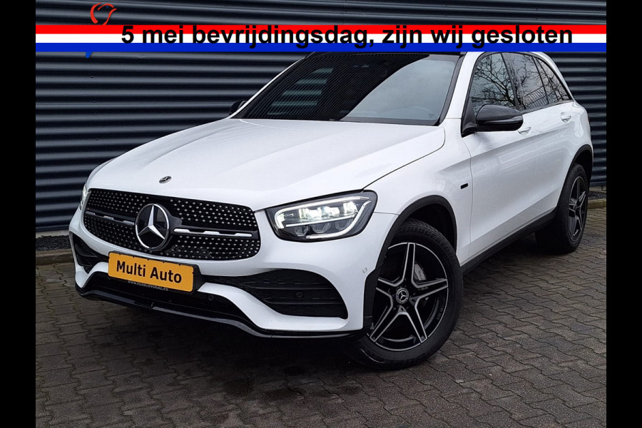 Mercedes-Benz GLC 300e 4MATIC AMG Night Plug in Hybrid 320pk | PHEV | Panodak | Trekhaak af Fabriek | Carplay | Navi | Camera | Spraakbediening | DAB | Stoelverwarming | Cruise Control |