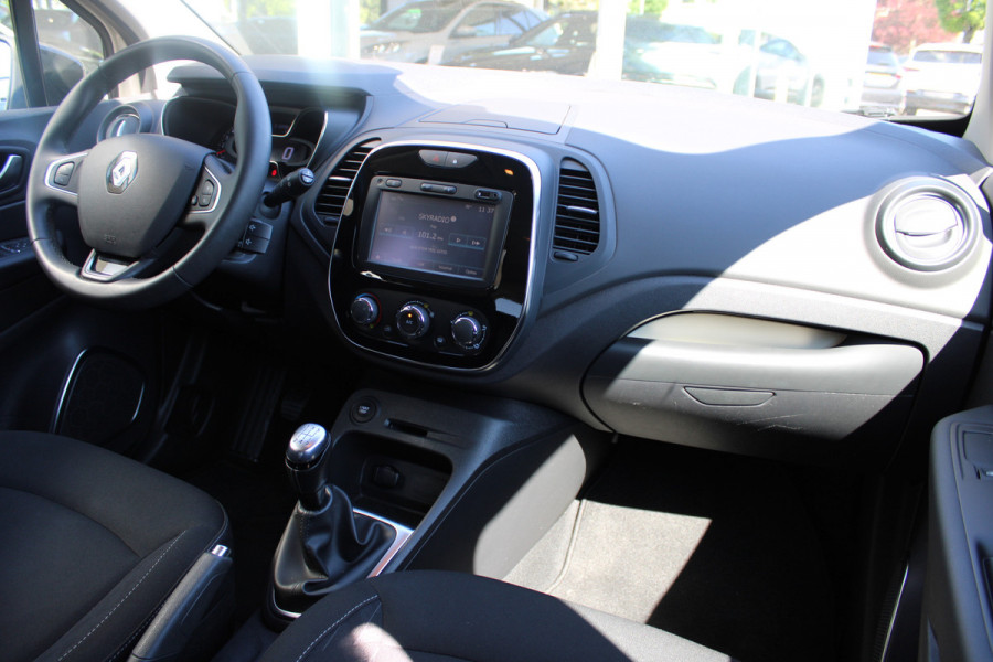 Renault Captur 0.9 TCe Limited | Trekhaak | Cruise control | Navigatie