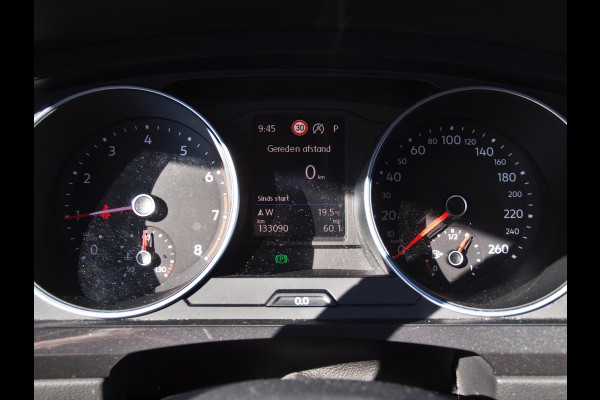 Volkswagen Tiguan 1.5 TSI ACT Highline | Apple Carplay | Led koplampen | Automaat | Trekhaak | Parkeersensoren |