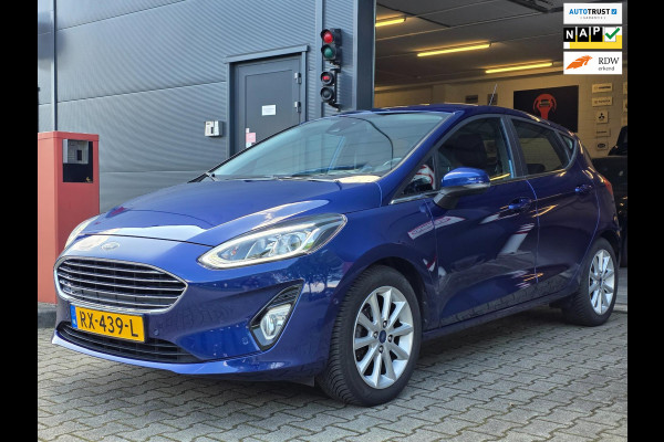 Ford Fiesta 1.0 EcoBoost Titanium / NAP / GARANTIE / CARPLAY / CAMERA / ALLSEASON / 6-BAK / DAB+ / LED / ISOFIX / LM-VELGEN ''16 !