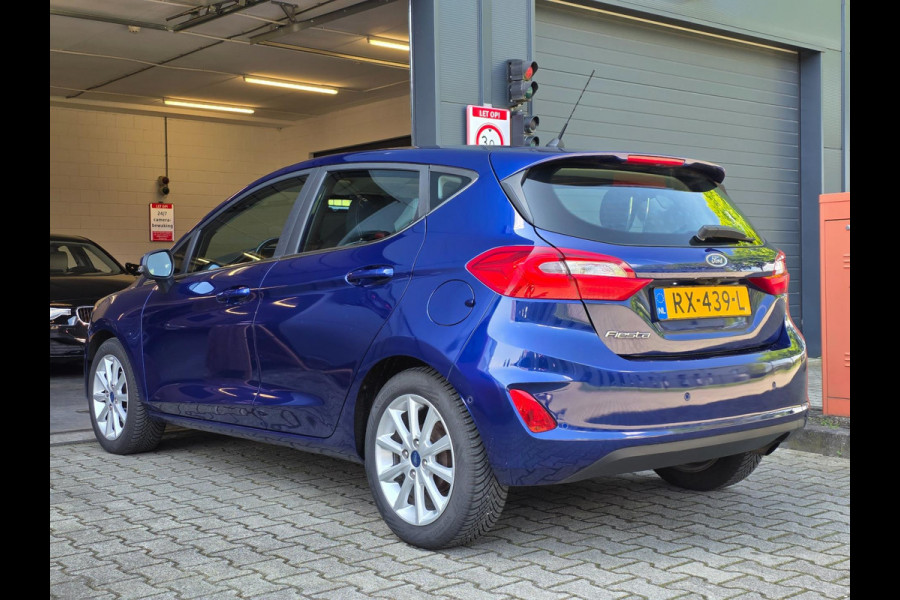 Ford Fiesta 1.0 EcoBoost Titanium / NAP / GARANTIE / CARPLAY / CAMERA / ALLSEASON / 6-BAK / DAB+ / LED / ISOFIX / LM-VELGEN ''16 !