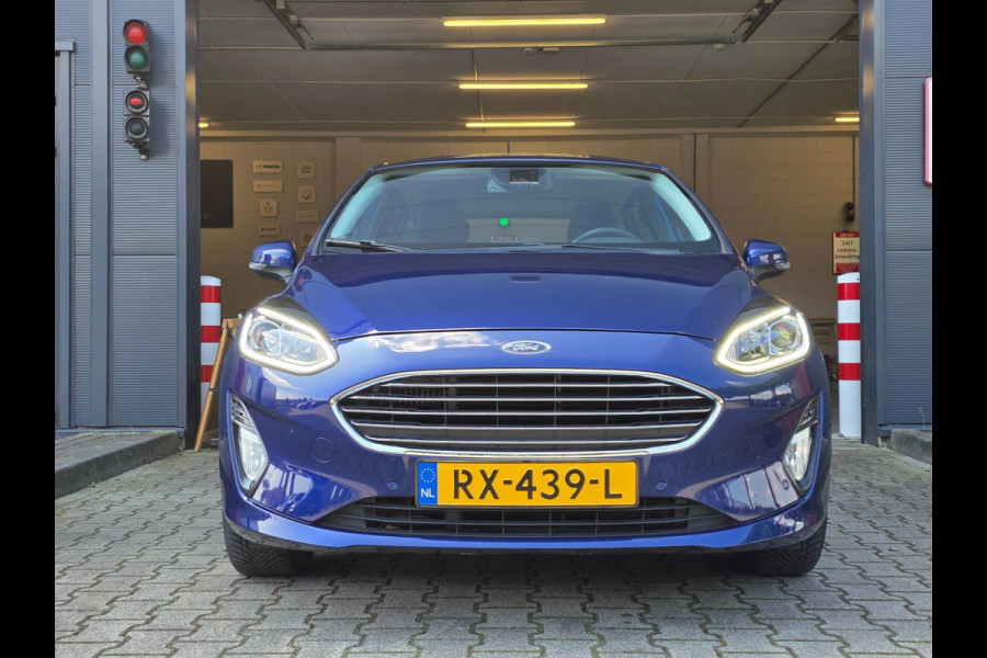 Ford Fiesta 1.0 EcoBoost Titanium / NAP / GARANTIE / CARPLAY / CAMERA / ALLSEASON / 6-BAK / DAB+ / LED / ISOFIX / LM-VELGEN ''16 !