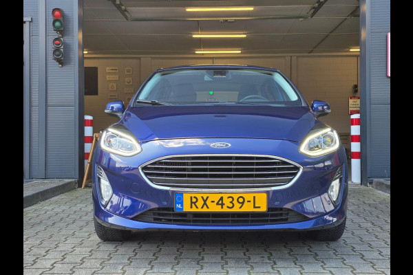 Ford Fiesta 1.0 EcoBoost Titanium / NAP / GARANTIE / CARPLAY / CAMERA / ALLSEASON / 6-BAK / DAB+ / LED / ISOFIX / LM-VELGEN ''16 !