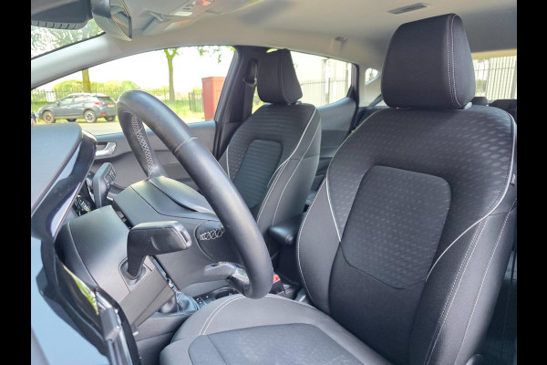 Ford Fiesta 1.0 EcoBoost Titanium / NAP / GARANTIE / CARPLAY / CAMERA / ALLSEASON / 6-BAK / DAB+ / LED / ISOFIX / LM-VELGEN ''16 !