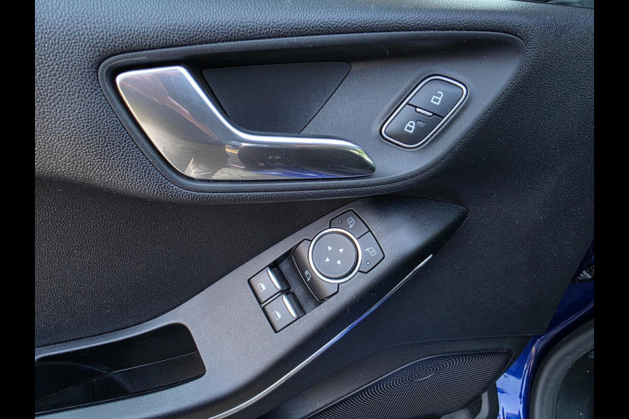 Ford Fiesta 1.0 EcoBoost Titanium / NAP / GARANTIE / CARPLAY / CAMERA / ALLSEASON / 6-BAK / DAB+ / LED / ISOFIX / LM-VELGEN ''16 !