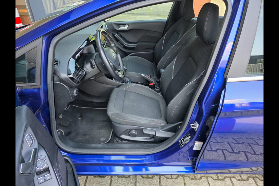 Ford Fiesta 1.0 EcoBoost Titanium / NAP / GARANTIE / CARPLAY / CAMERA / ALLSEASON / 6-BAK / DAB+ / LED / ISOFIX / LM-VELGEN ''16 !