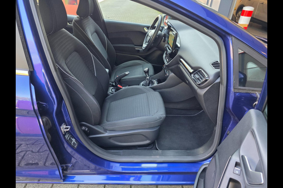 Ford Fiesta 1.0 EcoBoost Titanium / NAP / GARANTIE / CARPLAY / CAMERA / ALLSEASON / 6-BAK / DAB+ / LED / ISOFIX / LM-VELGEN ''16 !