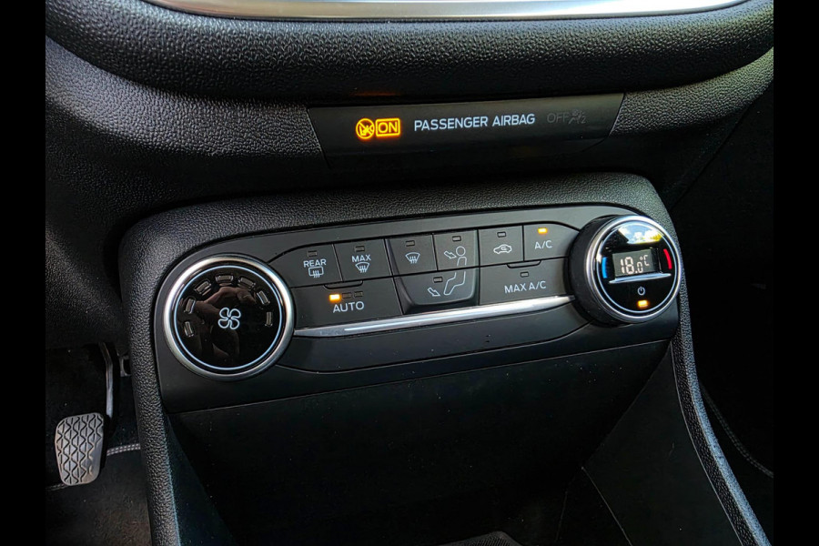 Ford Fiesta 1.0 EcoBoost Titanium / NAP / GARANTIE / CARPLAY / CAMERA / ALLSEASON / 6-BAK / DAB+ / LED / ISOFIX / LM-VELGEN ''16 !