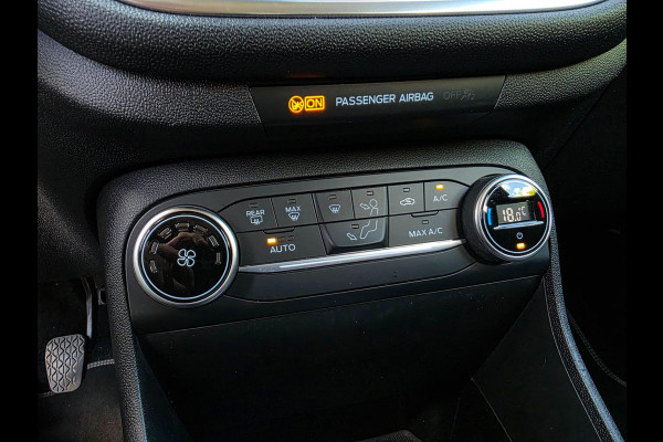 Ford Fiesta 1.0 EcoBoost Titanium / NAP / GARANTIE / CARPLAY / CAMERA / ALLSEASON / 6-BAK / DAB+ / LED / ISOFIX / LM-VELGEN ''16 !